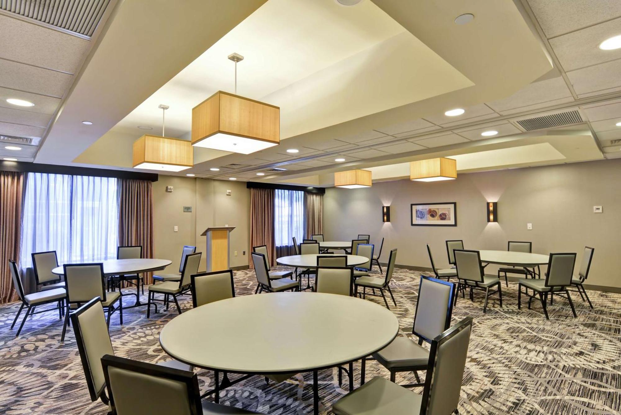 Doubletree By Hilton Baton Rouge Hotel Bagian luar foto